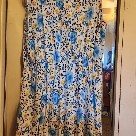 Nwt sleeveless summer dress - Picture 3 of 10